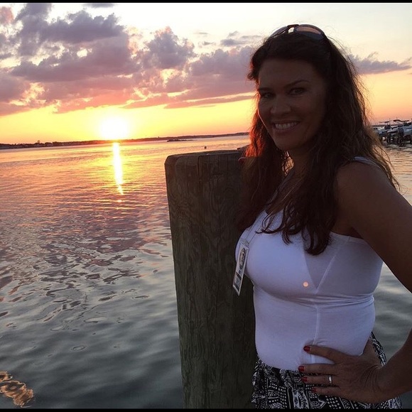 Meet your buyer & seller! - Picture 3 of 4